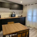 Moulin 1- Arenes Romaines - Centre - Wifi - Tv Connectee Διαμέρισμα Μπεζιέ